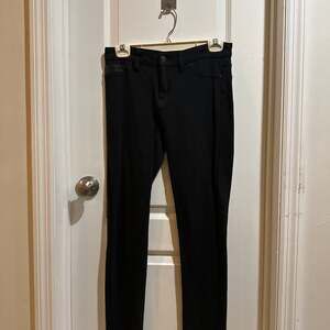 Calvin Klein Women's  Skinny Leg Mid-Rise Stretch Pants Size 6